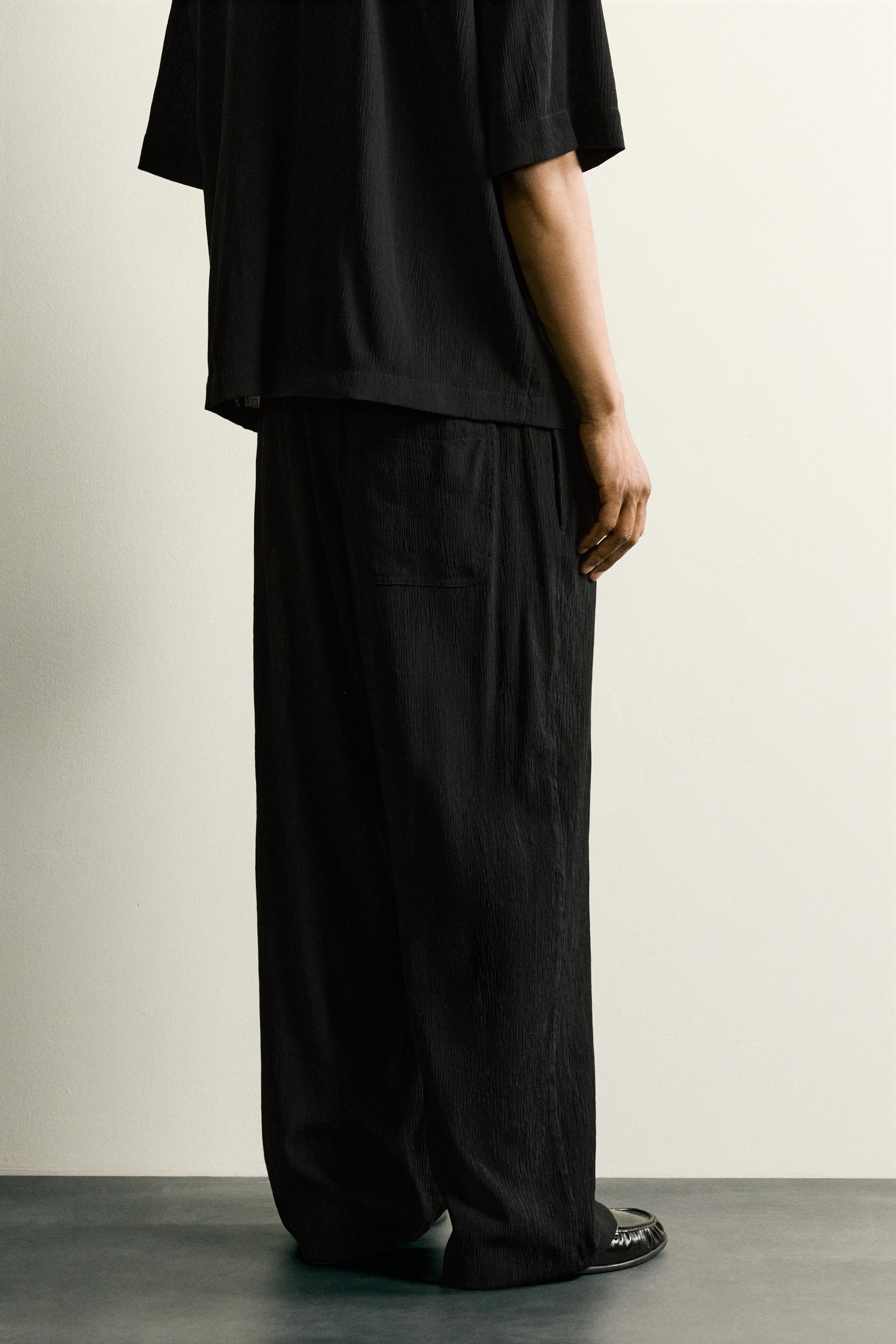 TEXTURED RELAXED FIT PANTS